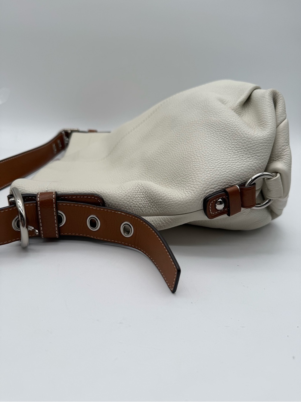 COACH EAST WEST DUFFLE WHITE/BROWN BAG - Picture 8 of 12